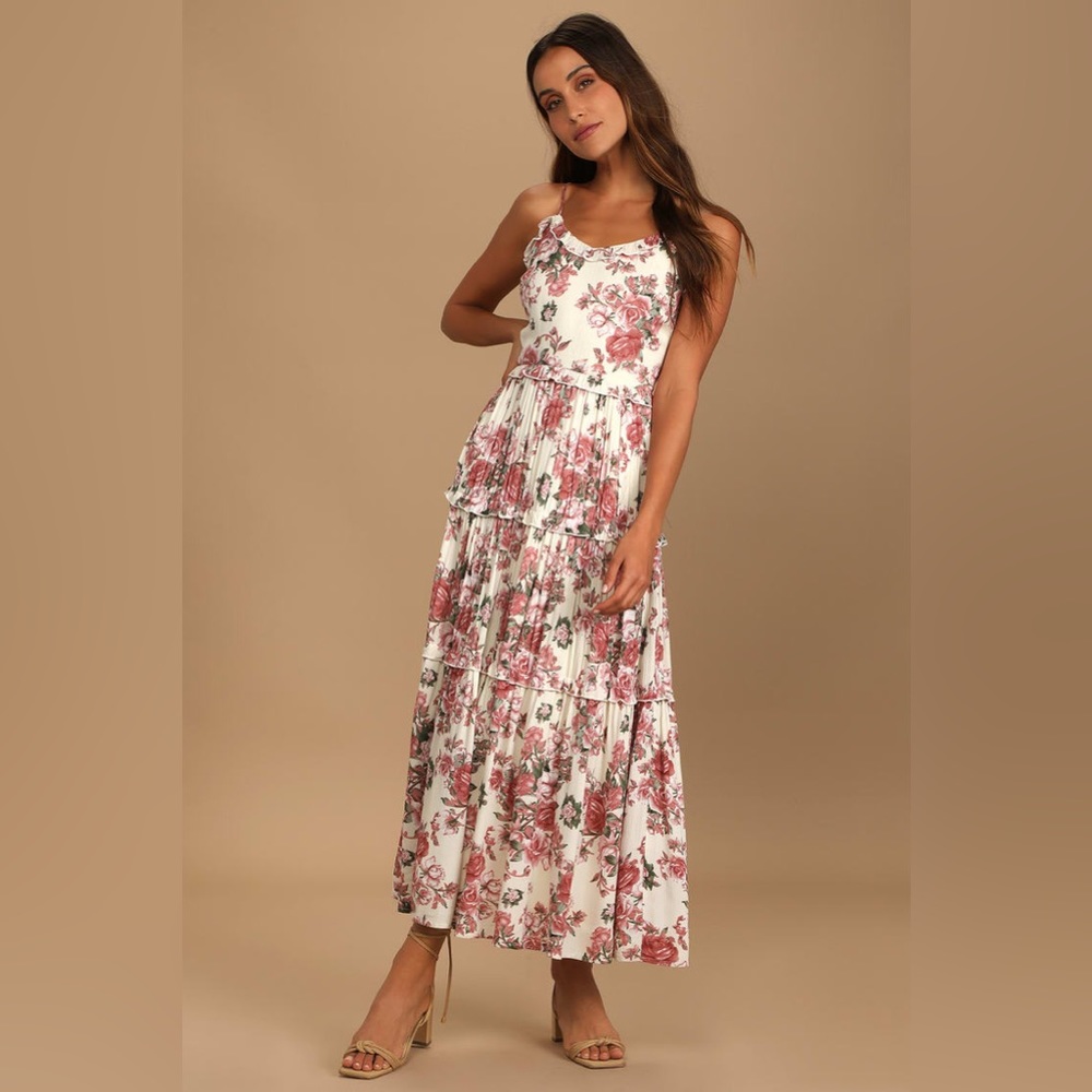 Lulu’s • Rooting for Romance Cream Floral Print Tiered Maxi Dress